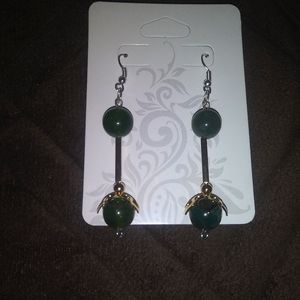 Selling a very beautiful earings for Christmas